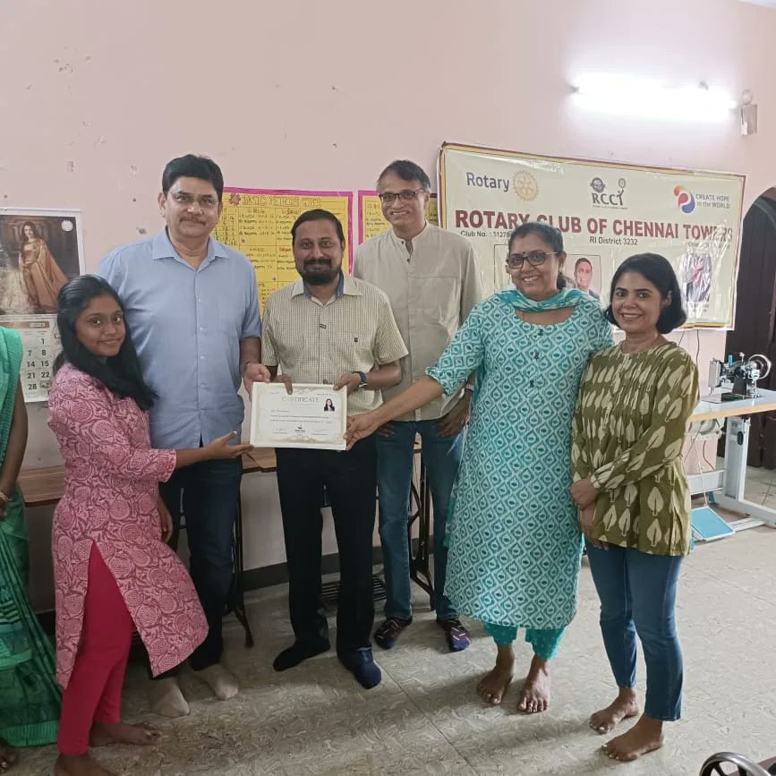 rcctowers's tweet photo. #RotaryClubOfChennaiTowers supports Project Surabi, a tailoring course for underprivileged young ladies. 28 young ladies started their class yesterday. 
#RCCT #Rotary #EmpoweringWomen #SupportingEducation https://t.co/V9DJIw4evo