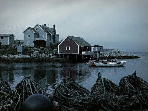 AcademiaDreams's tweet photo. seaside town 🎣 https://t.co/ZYaEsJM2OI