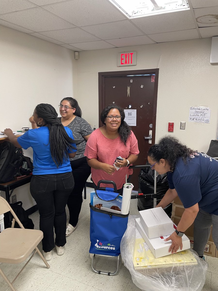 MsRiveraColon's tweet photo. So glad to be part of this team @duallanguage @dallasschools 
#DualLanguageCadre
#DallasISD
#teacherlife 
#DLSummerInstitute2023 https://t.co/qi8bOgngKP