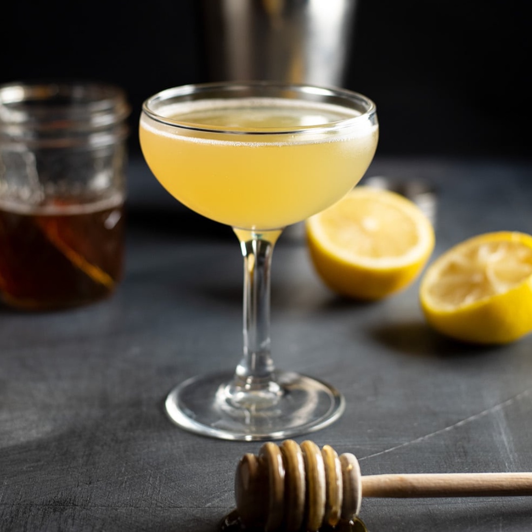 It is $6 Martini night at Theo's in Fayetteville.  We have 8 Martini specials all night, including the Bee's Knees which contains gin, fresh lemon, and lavender-honey syrup.

#Theos #TheosFayetteville #NWAFoodie #VodkaMartini #ThirstyThursday #HappyHour