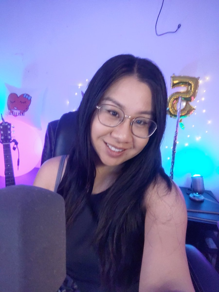 raymmusic's tweet photo. LIVE NOW! Happy Thursday🥰 https://t.co/FYgpaHKxOw https://t.co/HXs5BicaRw