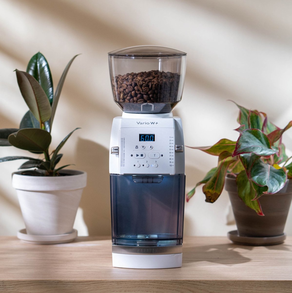 Did you know Baratza was the first coffee grinder company to incorporate grind-by-weight technology into its lineup? This popular style of grinding has become the norm in cafes around the world, and continues to be one of our top-ranked features. Shop now via link in bio!