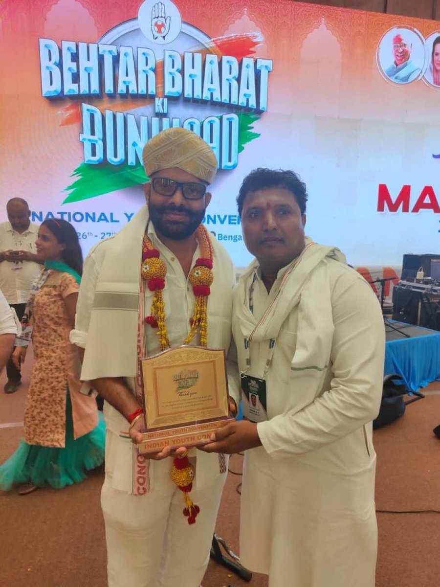 Congrats to Our @INCGoa @IYCGoa loyal/committed activist @JanaBhandariGoa on being felicitated by @IYC President @srinivasiyc during NationalConvention 'BehtarBharat ki Buniyaad' Bengaluru recognising his services to the party. He is a popular leader known for his fighting spirit