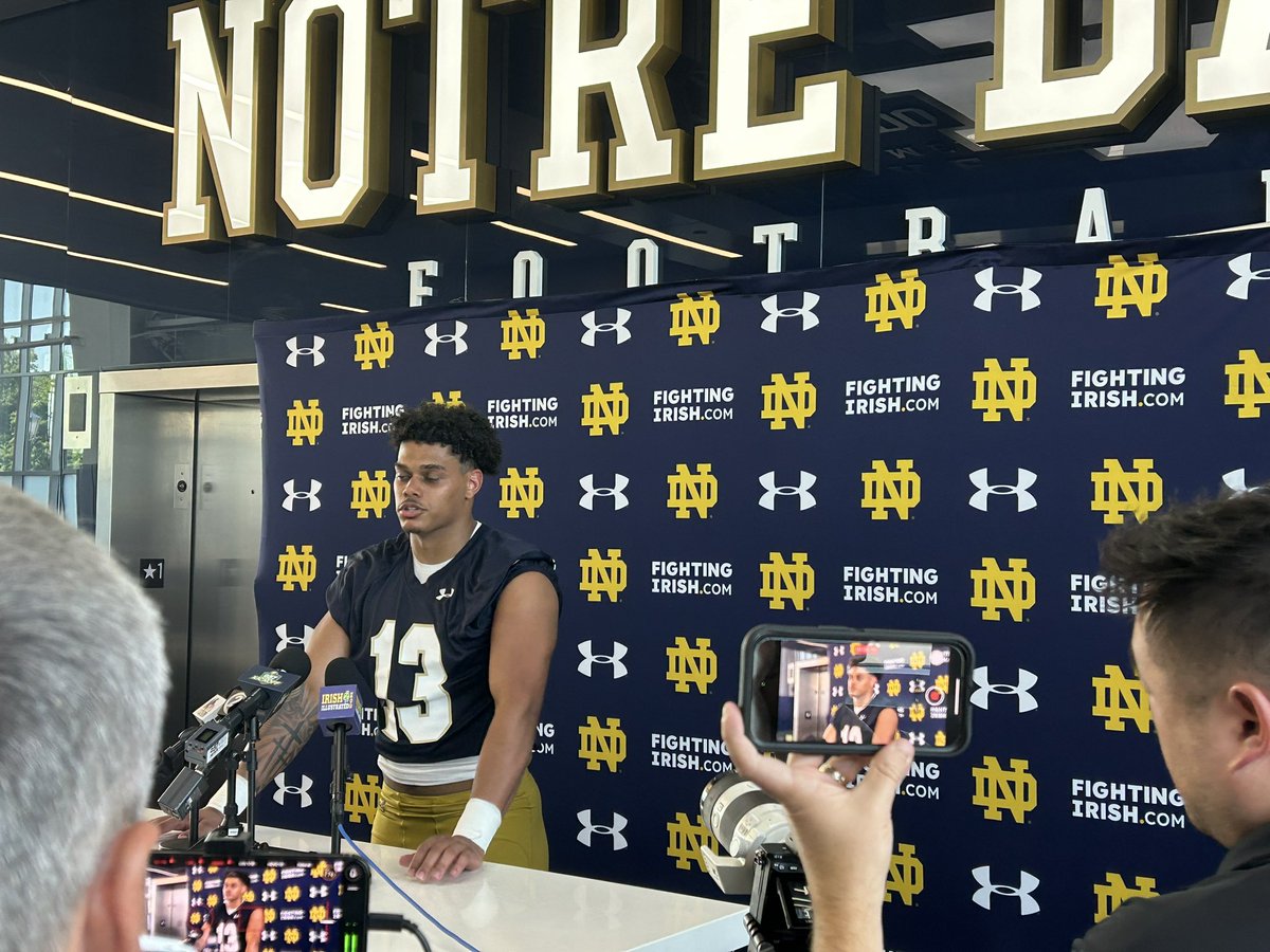 ItsDrewSanders's tweet photo. Day 2 ☘️🏈 

Sophomore tight end Holden Staes: “The expectation is to win a National Championship” https://t.co/rSZrkyWPSv