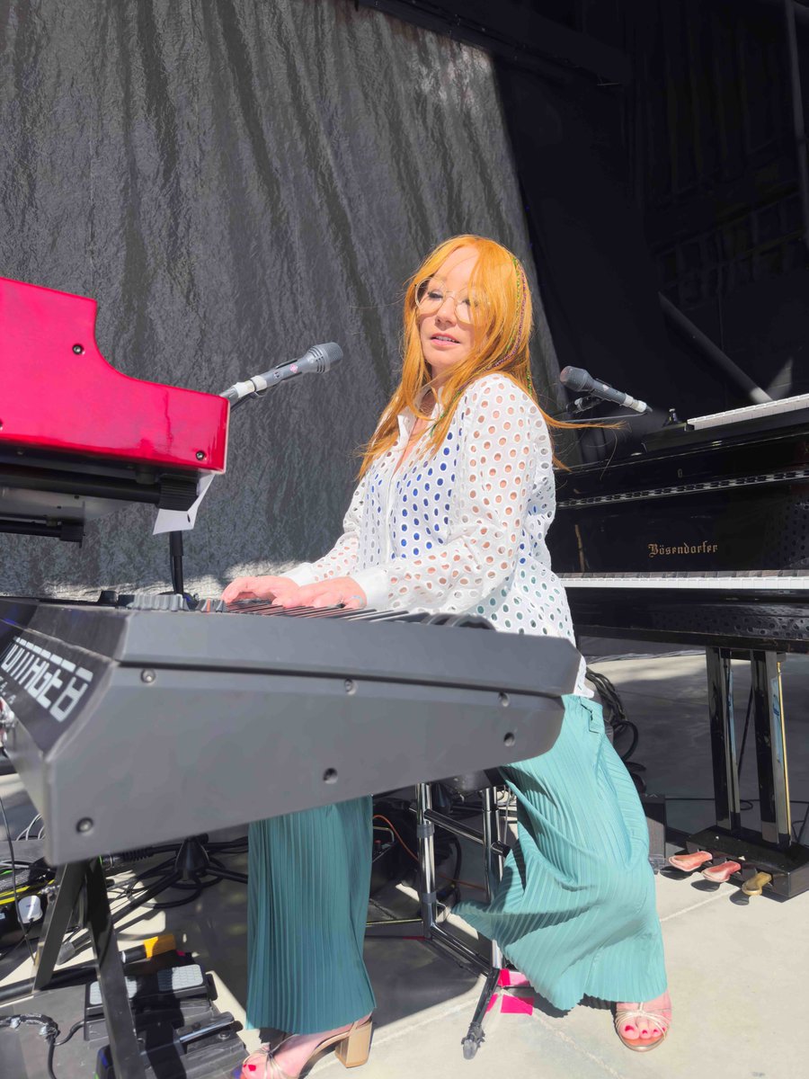 toriamos tweet picture