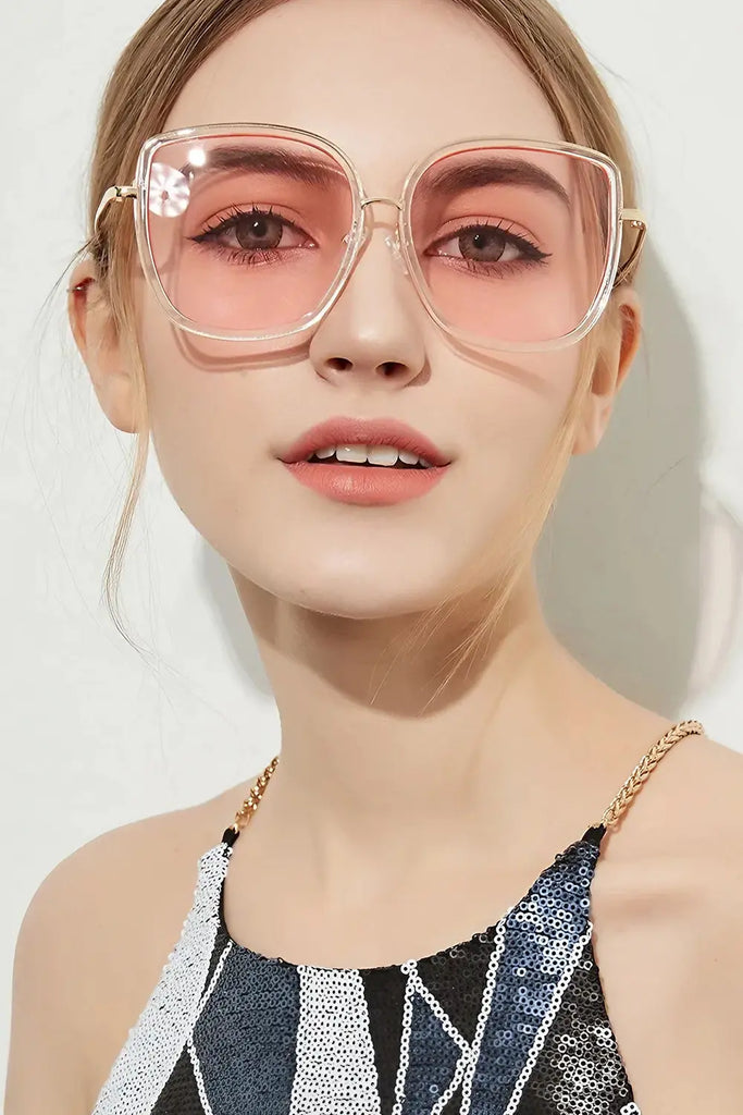 Strange_Cl0thes's tweet photo. 💰 Looking for a steal? Big Square Sunglasses is now selling at $16.99 💰
👉 Product by Strange 👈
 Grab it ASAP https://t.co/o51mzzYG2W 

#StrangeClothes #FashionOnline #TrendyClothes #FashionDeals #Fashionista #FashionAddict https://t.co/h1wApOyDOh