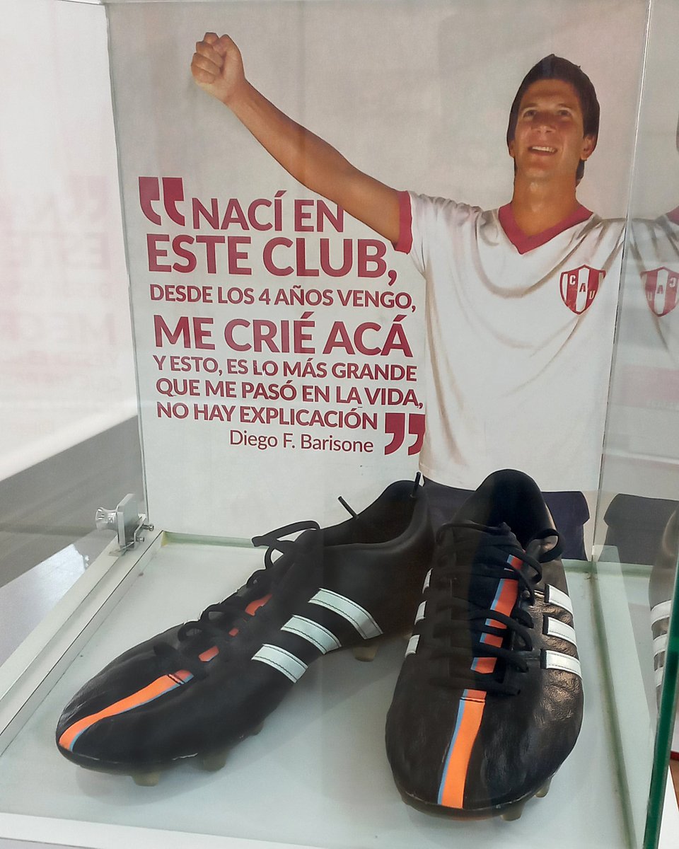 clubaunion's tweet photo. A 8 años de tu partida, tu recuerdo sigue presente entre nosotros. Por siempre en nuestros corazones 🤍❤

#PorSiempreBari https://t.co/ZglO9DyLaI