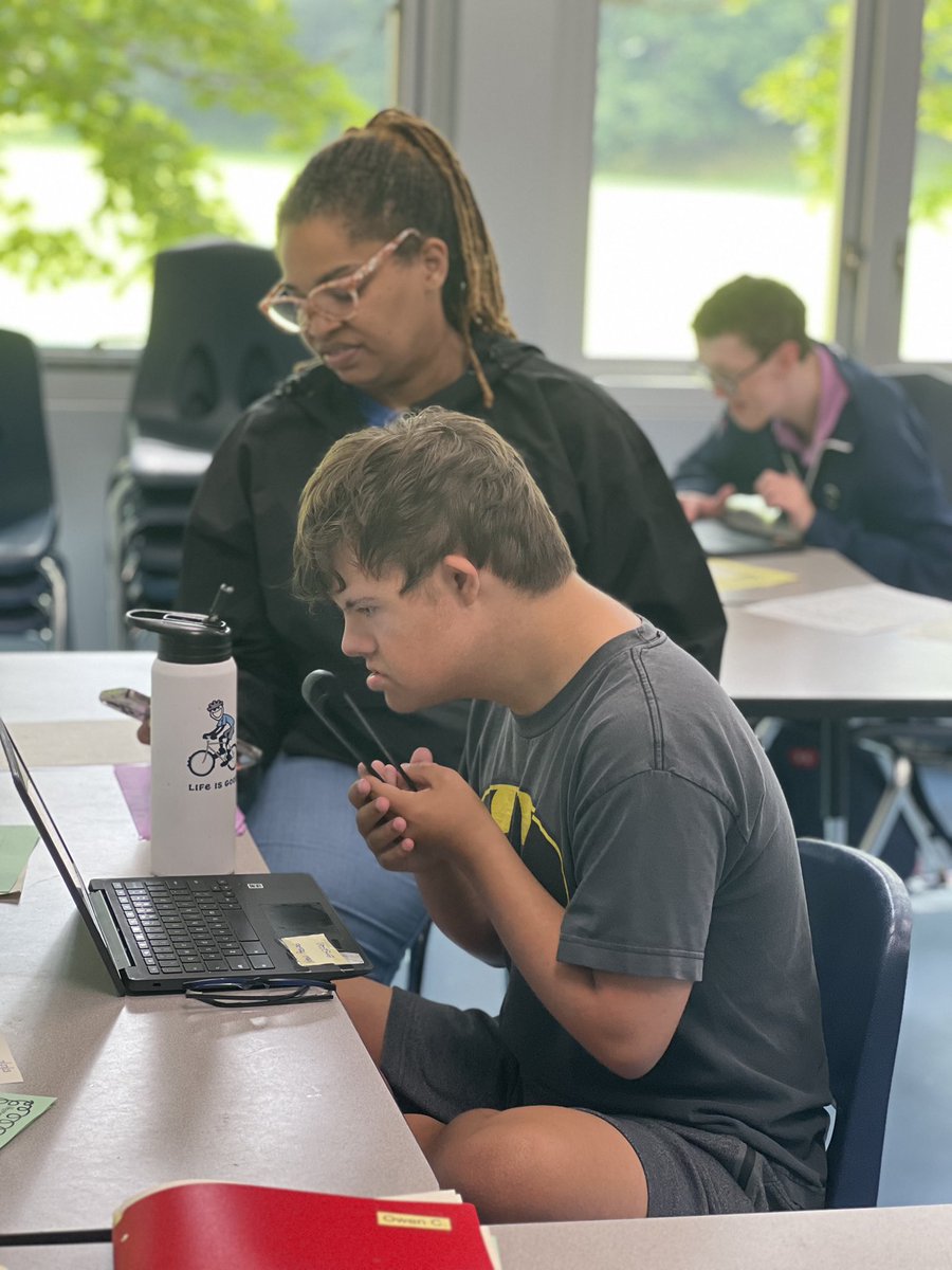 GPSDistrict's tweet photo. Heard in Ms. Julia Randolph’s room: “science is my favorite subject!” @gimkit #gamification #fishtopia #ecosystems🌲🐻🐻❄️🐼🐨🦋 https://t.co/QHSvmtO0cb