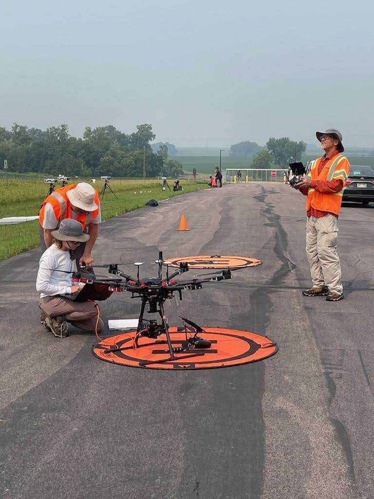 USGS EROS (@usgs_eros) on Twitter photo The <a href="/USGS_UAS/">USGS National Uncrewed Systems Office (NUSO)</a> βdrone teamβ out of Denver recently flew their uncrewed aerial systems over EROS skies. Working with <a href="/USGS_EROS/">USGS EROS</a> staff, the teams collected data to see if air-borne sensors on the drones could play a bigger role alongside satellites someday. πusgs.gov/centers/eros/nβ¦ The <a href="/USGS_UAS/">USGS National Uncrewed Systems Office (NUSO)</a> βdrone teamβ out of Denver recently flew their uncrewed aerial systems over EROS skies. Working with <a href="/USGS_EROS/">USGS EROS</a> staff, the teams collected data to see if air-borne sensors on the drones could play a bigger role alongside satellites someday. πusgs.gov/centers/eros/nβ¦
