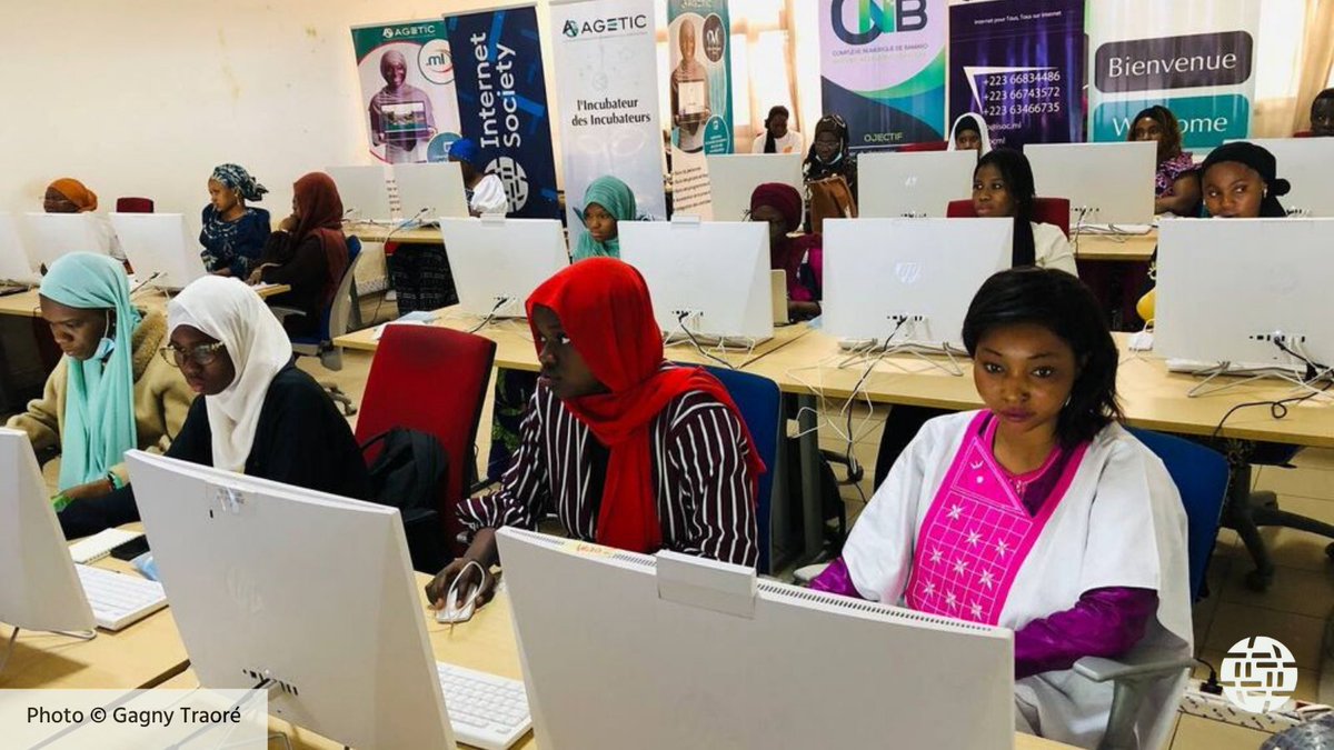 We work to help communities all over the world bridge the digital divide. 25 women in Mali recently completed our training on designing &amp; deploying computer networks. They’ll take these skills into their work &amp; communities.  

Take the same course online: internetsociety.org/learning/ddcn/