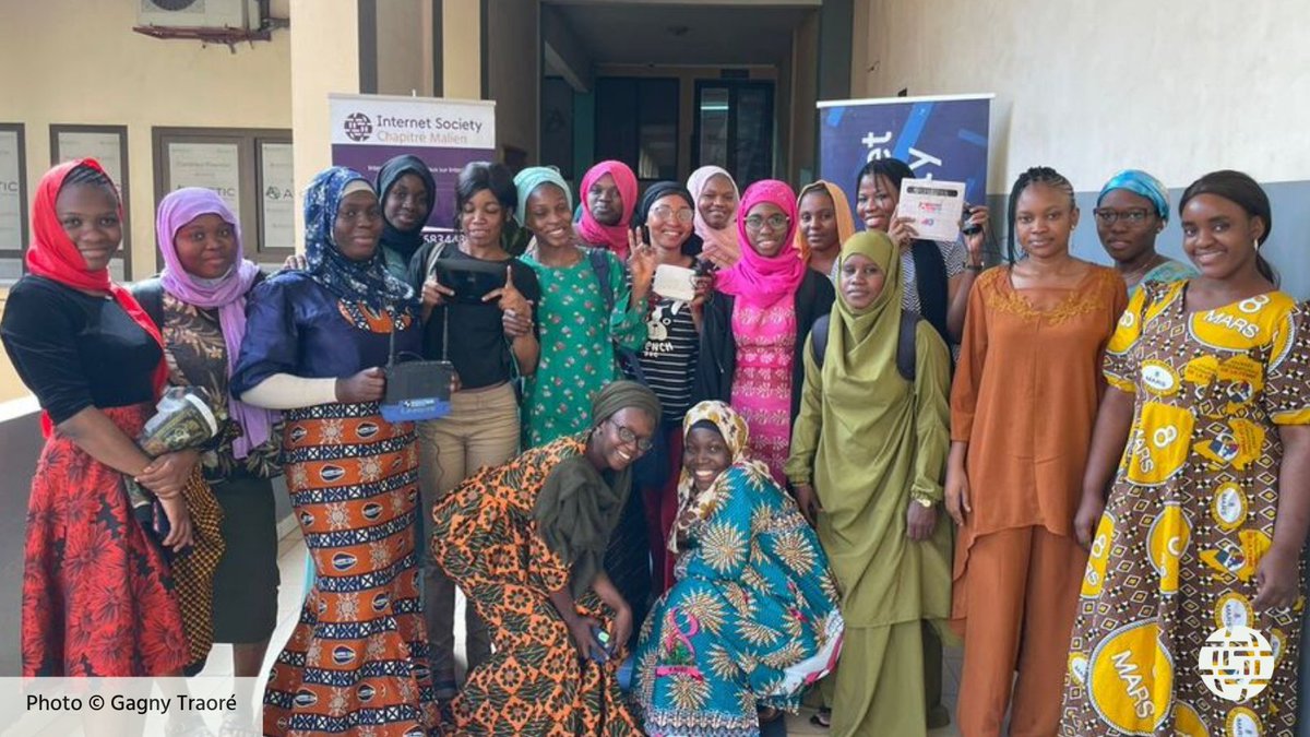 internetsociety's tweet photo. We work to help communities all over the world bridge the digital divide. 25 women in Mali recently completed our training on designing &amp; deploying computer networks. They’ll take these skills into their work &amp; communities.  

Take the same course online: https://t.co/KttPCDoLEM https://t.co/b2rGwBwdID