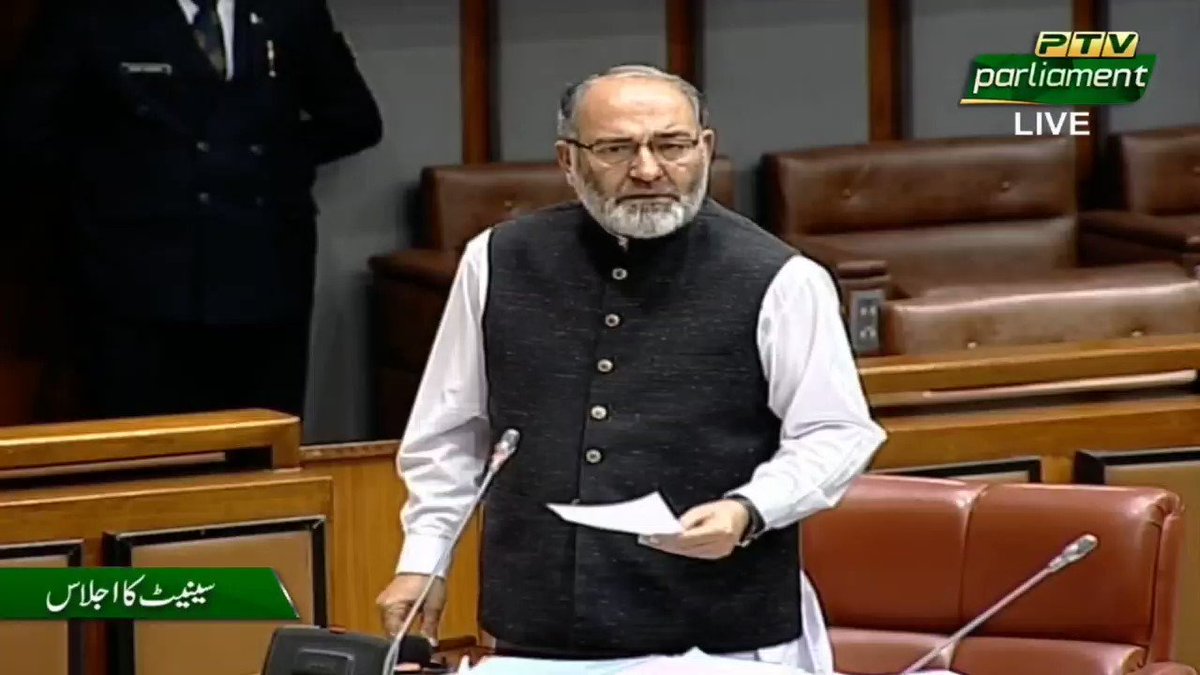 SenatorMushtaq's tweet photo. یہ ظلم۔ہے،شدیدبدانتظامی ہے،اسکوفوری بندکیاجائے۔
 سینیٹ @SenatePakistan میں میرا سوال اور حکومت کا جواب۔
پی ڈی ایم حکومت کے گذشتہ 5ا ماہ میں 500 ارب روپے کی بجلی چوری ہوئی ہے۔ 
2022 میں توانائی کے شعبے سے وابستہ سرکاری اداروں کے 189000 ملازمین نے 8 ارب 19 کروڑ روپے مالیت کی بجلی مفت استعمال کی.
شعبہ توانائی کے ریگولیٹر ادارے نیپرا کے مطابق  سرکاری ملازمین نے ایک برس میں 34 کروڑ 46 لاکھ یونٹس بجلی مفت استعمال کی۔
حکومت نے بجلی چوری یا اس میں سہولت کاری کی پاداش میں 10 سرکاری ڈسکوز کے 743 ملازمین وافسران کے خلاف کارروائی کی جن میں سب سے زیادہ 422 اہلکاروں کا تعلق حیدرآباد الیکٹرک سپلائی کمپنی، 124 ملتان الیکٹرک سپلائی کمپنی، 118 لاہور الیکٹرک سپلائی کمپنی، 44 فیصل آباد، 12 ٹیسکو اور سیپکو جب کہ 11 کا تعلق اسلام آباد الیکٹرک سپلائی کمپنی سے ہے۔
مجموعی طور پر بجلی کی تقسیم سے وابستہ اداروں نے مالی سال 2021-22 کے دوران 122.59 ارب روپے کا نقصان کیا۔ ان اداروں نے مالی سال کے دوران 2686.787 ارب روپے کے بل بھیجے جس میں سے 1695.97 ارب روپے وصول نہیں کیے جا سکے۔
نیپرا کے مطابق توانائی کے شعبے سے وابستہ ایک تا درجہ چہارم کے حاضر سروس ملازمین 100 یونٹ جب کہ ریٹائرڈ کو 50، پانچویں سے 10ویں اسکیل تک حاضر سروس 150 اور ریٹائرڈ کو 75 یونٹس، 11ویں سے 15ویں اسکیل تک حاضر سروس کو 200 اور ریٹائرڈ کو 100 یونٹس بجلی مفت دی جاتی ہے۔
16ویں اسکیل کے حاضر سروس کو 300، 17ویں کو 450، 18ویں کو 600 یونٹس، 19ویں گریڈ کو 880، 20ویں کو 1110 اور 21 و 22 گریڈ کو 1300 یونٹس مفت دیے جاتے ہیں۔ ان پے اسکیلز کے ریٹائرڈ افسران کو حاضر سروس کے نصف یونٹس مہیا کیے جاتے ہیں۔
@MoWP15 @IESCO_Official @TESCO_CEO @PESCO_Official @Lescoofficial  @MEPCOOFFICAL  @FescoOfficial  @kdastgirkhan @GovtofPakistan @gepcoinfo @CMShehbaz @PakPMO @PescoComplaints @sepcoofficial @NTDC_Pakistan