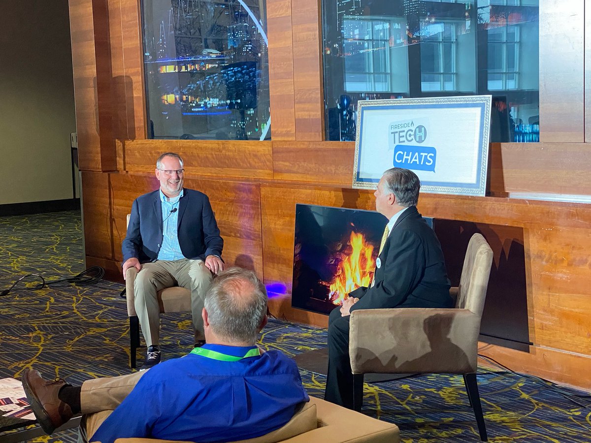 LandusAg's tweet image. On Tuesday, Matt Carstens, President &amp;amp; CEO, shared his insight on the future of AI &amp;amp; what it means for farmers during the Fireside Chat at #TechHubLIVE. While John King, Optimization and Procurement Lead, joined @TaranisAg COO Mike DiPaola to discuss creating a smarter, more…