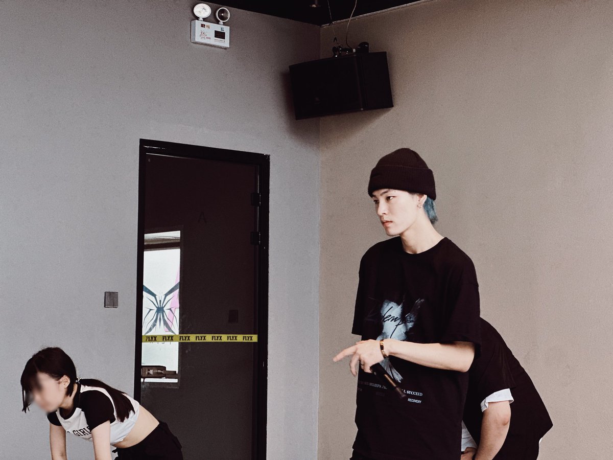 double_m_stitch's tweet photo. 화이팅💙
#姚明明 #YAOMINGMING #야오밍밍 #요명명 #姚柏南 #YAOBONAN #야오보난 #요백남 https://t.co/jhKzY1uLGm