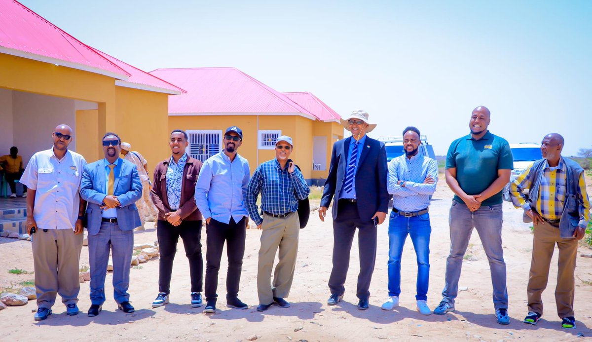 SDGSomaliland's tweet photo. The beauty of the environment depends on the protection of wildlife, the #Cheetah is one that brings out the beauty of our env’t. The minister of @MOECC_JSL along with the DG @MDuale1 the minister of commerce and the SL ambassador to the US &amp; Canada, visited the Cheetah Center https://t.co/lwD1Or2JUo