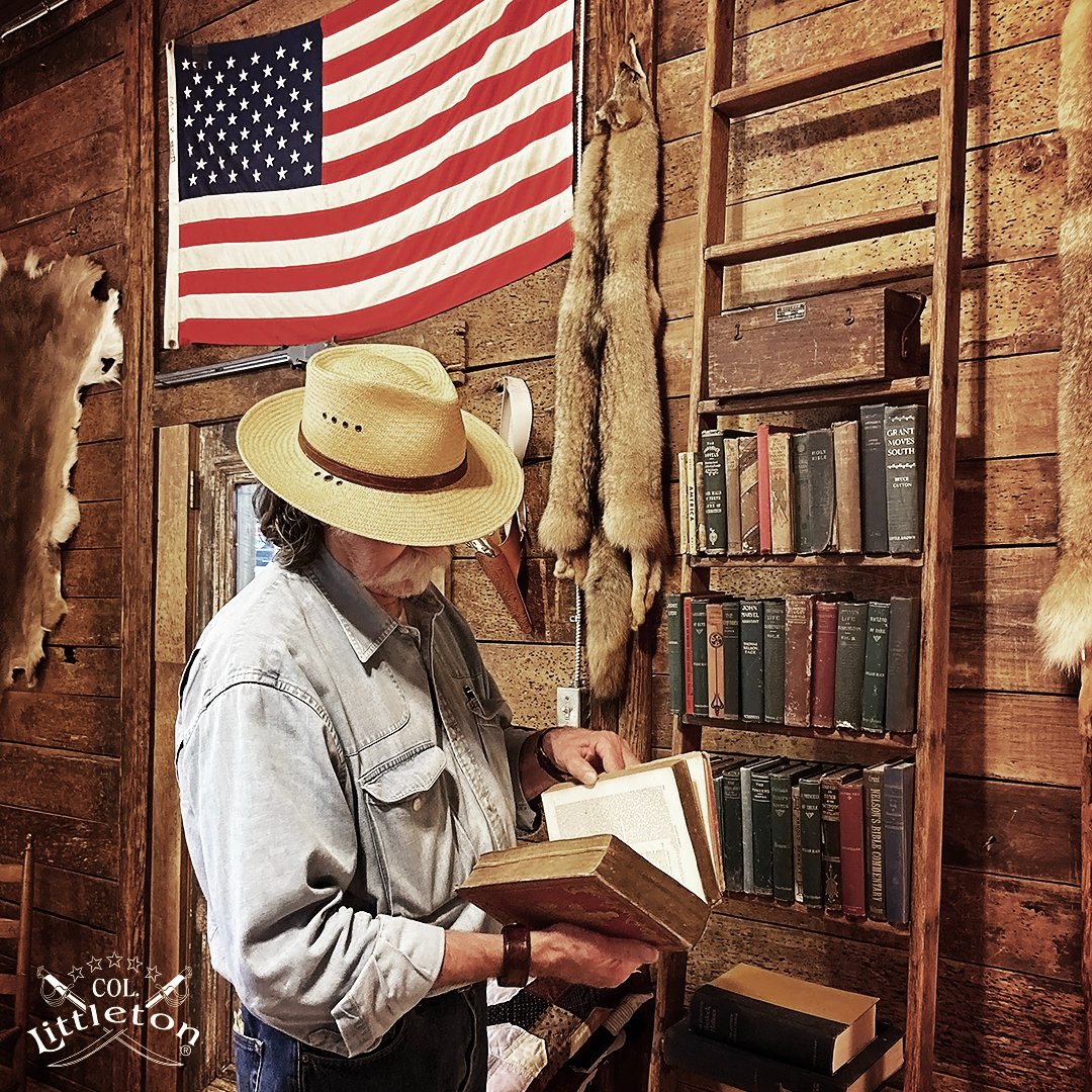 ColLittleton's tweet photo. “I kept always two books in my pocket: one to read, one to write in.” — Robert Louis Stevenson

#ThoughtfulThursday #ThursdayThoughts #Read  #Journal #LeatherJournal #Leather #Leathergoods #Handmade #Handcrafted #MyColStyle #ColLittleton #ColonelLittleton #Tennessee #MadeInUSA https://t.co/4nZi5S2SUx