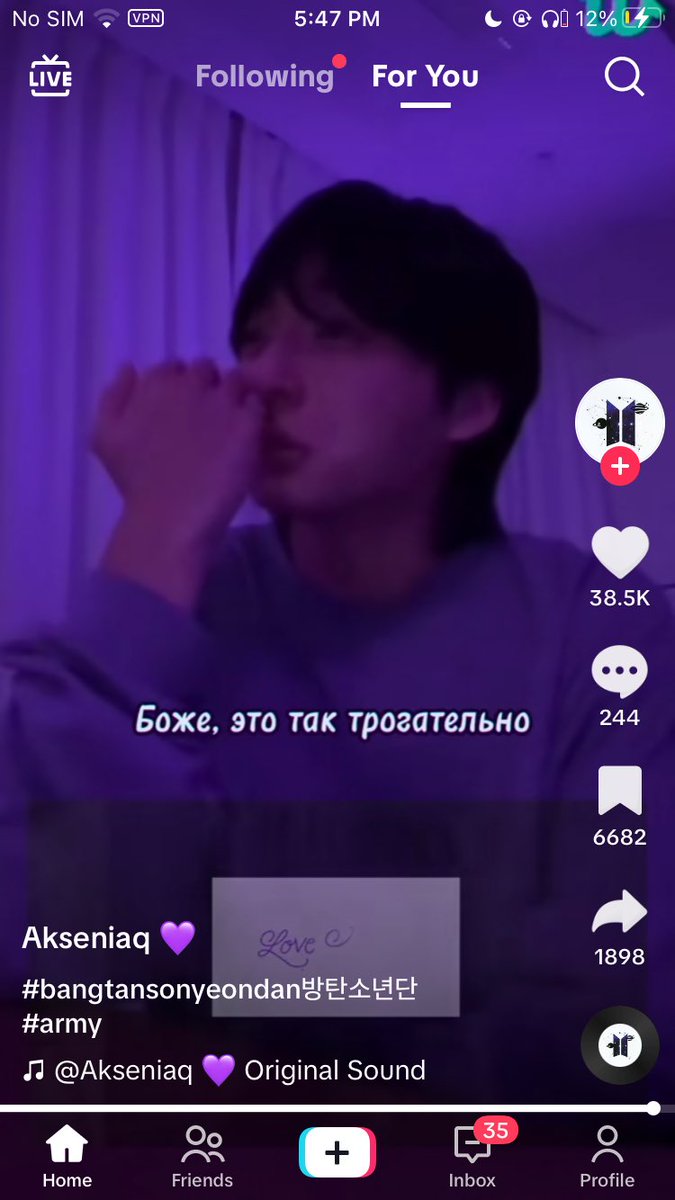 disssonanse's tweet photo. Боже это так мило заплакала вместе с ним((
А что если бы я намного раньше познакомилась с бтс? Умерла? https://t.co/zbpOUi6kcT