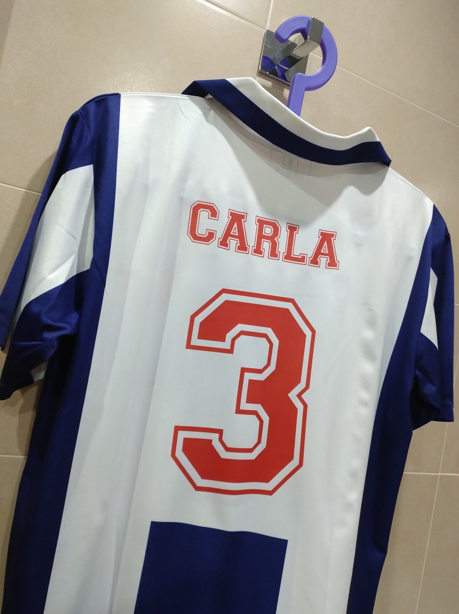 La última camiseta RETRO Homenaje a Moreno ya tiene DUEÑA. Gracias al destockaje tienda.legamania.com