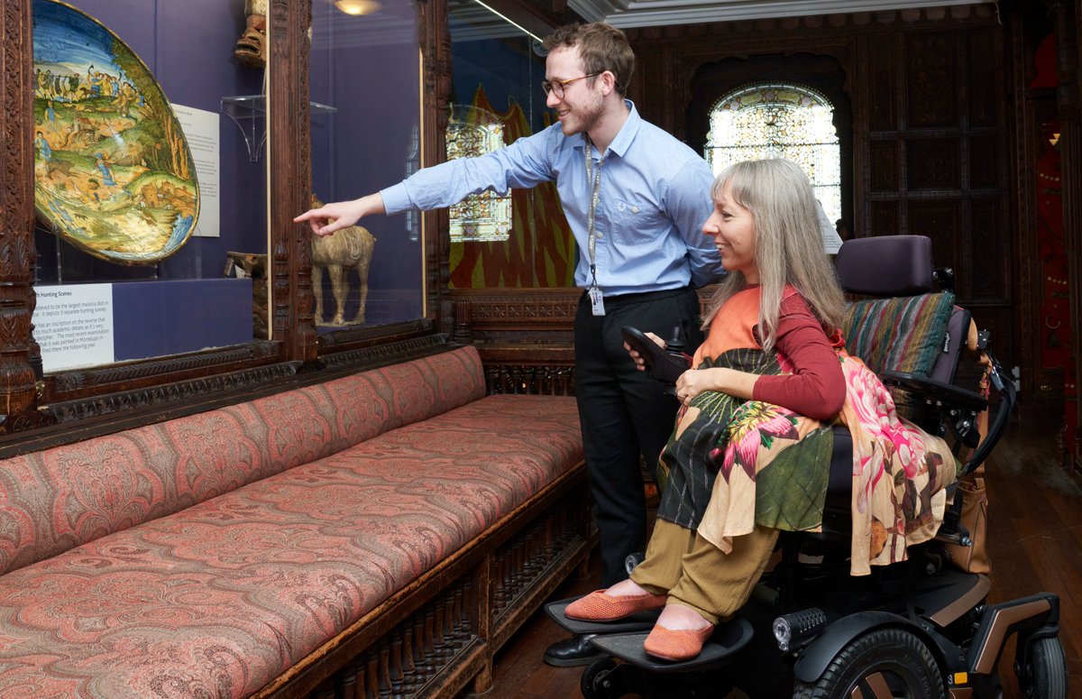 Curating4Change's tweet image. Esther @AppleyardFox has has been nominated for the #NLAwards - she is one of 5 noms in the Heritage category, from 3,780 entries! Here she is visiting Jack, our Fellow @Hastings_Museum

Read more: curatingforchange.org/2023/07/25/cur…

@LottoGoodCauses @ArtsPro @MuseumsAssoc
@DisabilityArts