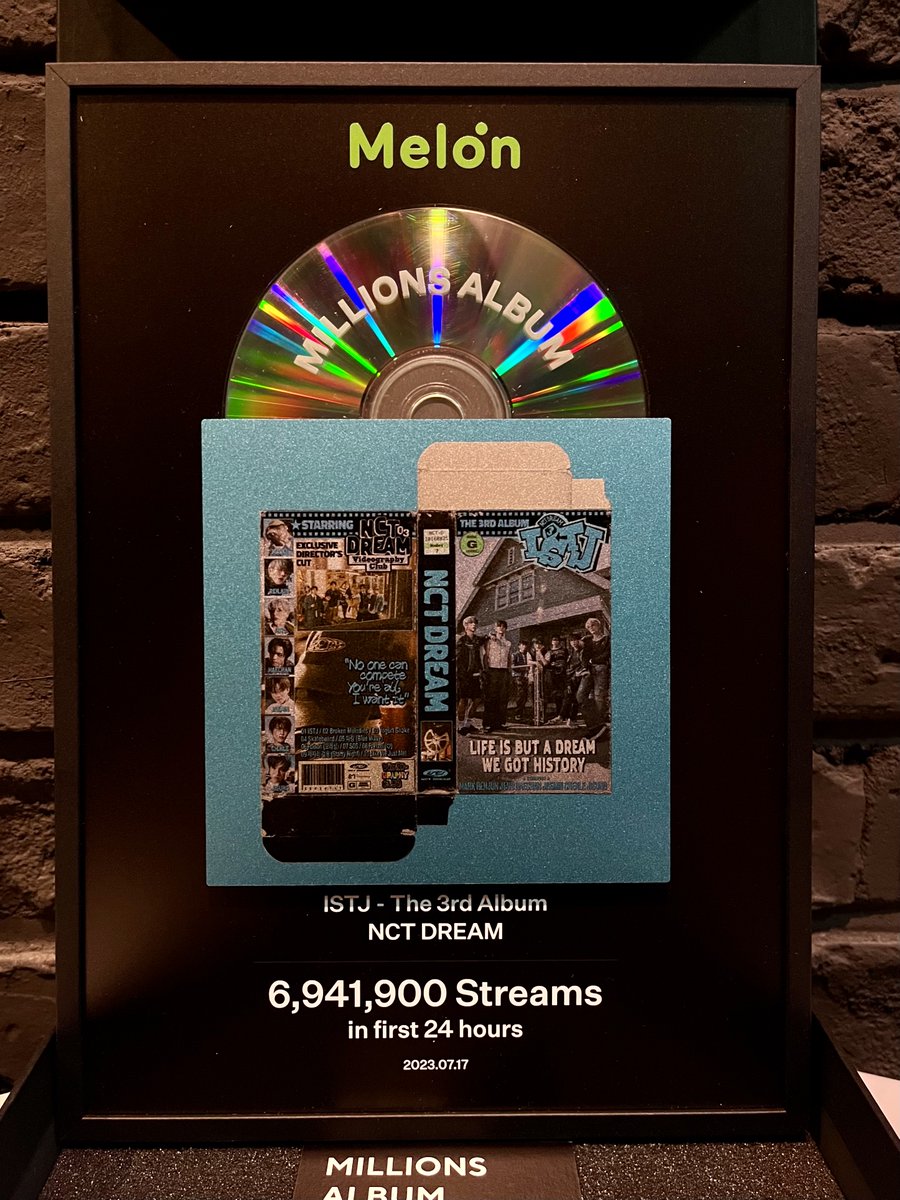 NCTDREAMCENTER's tweet photo. 230727 NCT DREAM for Melon Hall of Fame for reaching 6.9M streams in the first 24 hours with their 3rd Album 'ISTJ'.
https://t.co/LWfUIwM1r6

#NCTDREAM_ISTJ #NCTDREAM https://t.co/KeJt8dQgNO