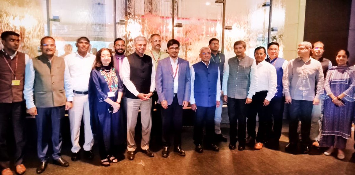 NoorRahman_IFS's tweet photo. At Farewell event, hosted by Secy(ER) Shri Dammu Ravi in the presence of other seniors and colleagues. It was a great pleasure to have worked in Economic Diplomacy Division, Ministry of External Affairs for the last 3 years. https://t.co/pkJDFyju8Z