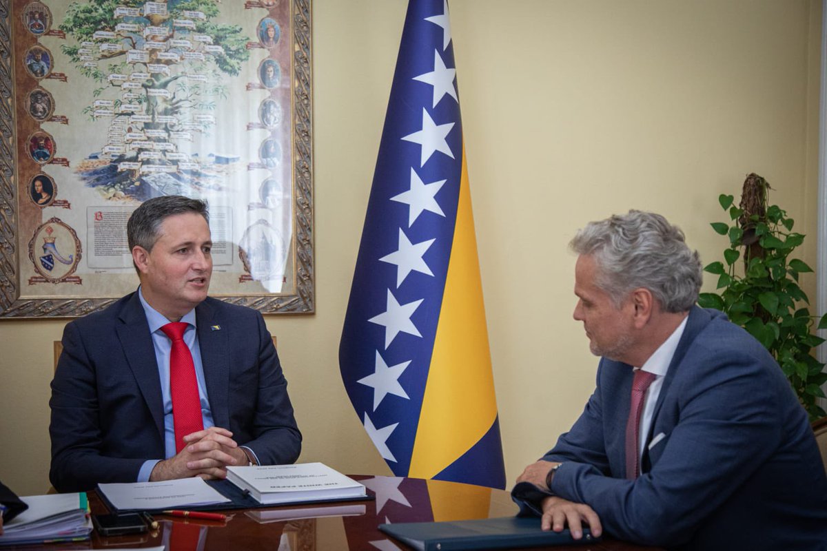 josattler's tweet photo. Good to meet Pres. member Becirovic today to discuss the political &amp; security situation in 🇧🇦. 

Thanked f the decision to move fwd w 2 Berlin Process agreements. 

Highlighted the importance of political dialogue &amp; work on reform agenda to move fwd more swiftly on the 🇪🇺 path. https://t.co/kNlJh5hi5p