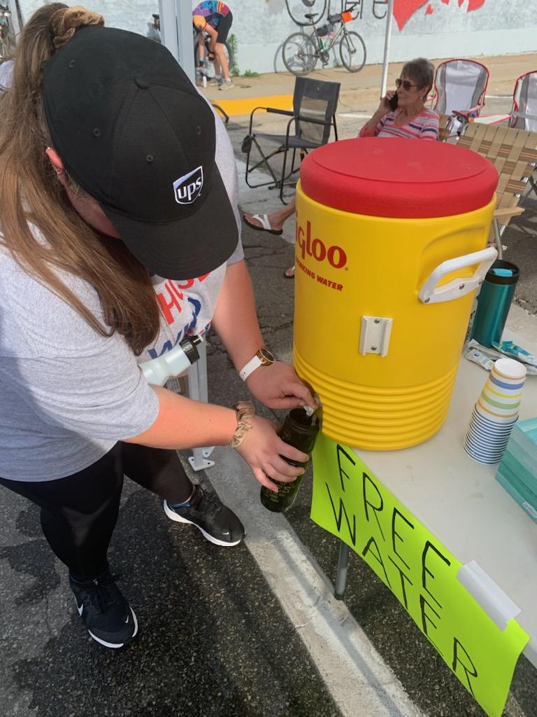 📣#RAGBRAI Bikers!! I am out right now in Newton giving out free water and bottles! Here at #UPS we pride ourselves on staying hydrated, especially today with triple digit heat! Please stop by and say hi! #RAGBRAI2023 #BikeRideAccrossIowa #Newton #Iowa