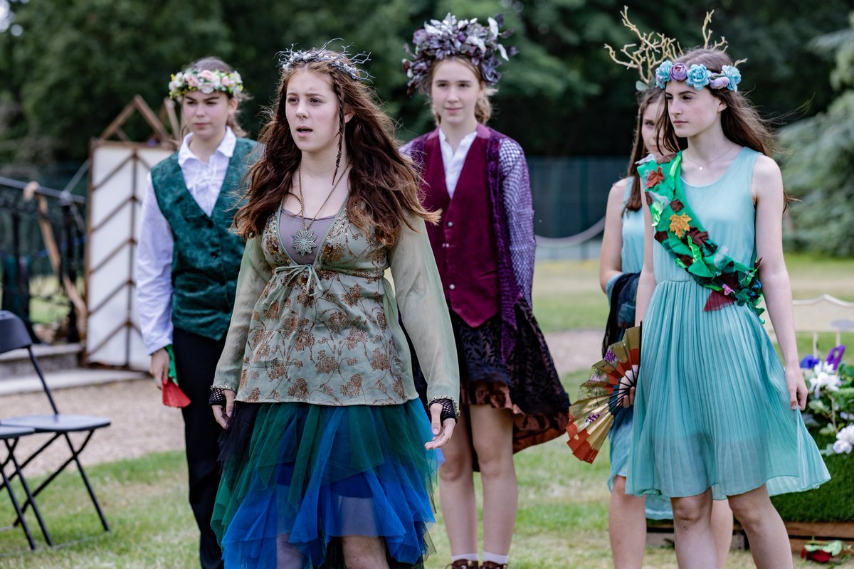Midsommar or Midsummer?🌸🌻🌷

Throwback to our weekend of Shakespeare (and sunshine)!

📸 <a href="/csillahphoto/">Csilla Horváth</a>
