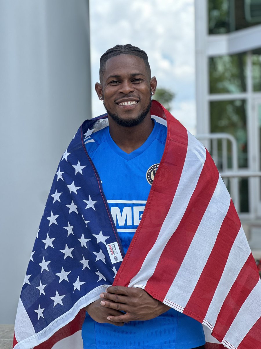 PhilaUnion's tweet photo. YOU’LL BE MY AMERICAN DRE BOY https://t.co/49VtcWHkGl