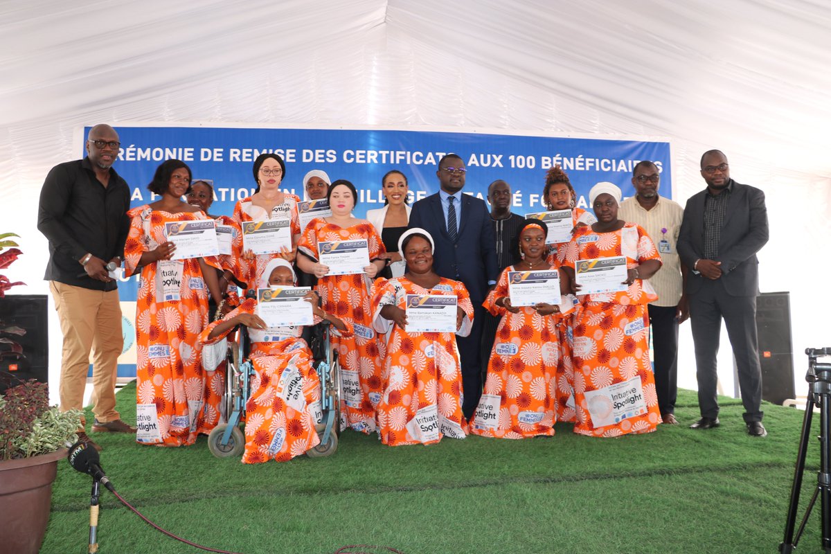 onufemmesmali's tweet photo. ONU Femmes Mali et son équipe sont émues de la remise des certificats en esthétique à 100 jeunes #filles et #femmes vivant avec handicap grâce à la formation de @SpecificsAcademie pendant 2 mois, suivront 2 mois de stage et 2 autres mois de suivi https://t.co/1nDZVUyrAz