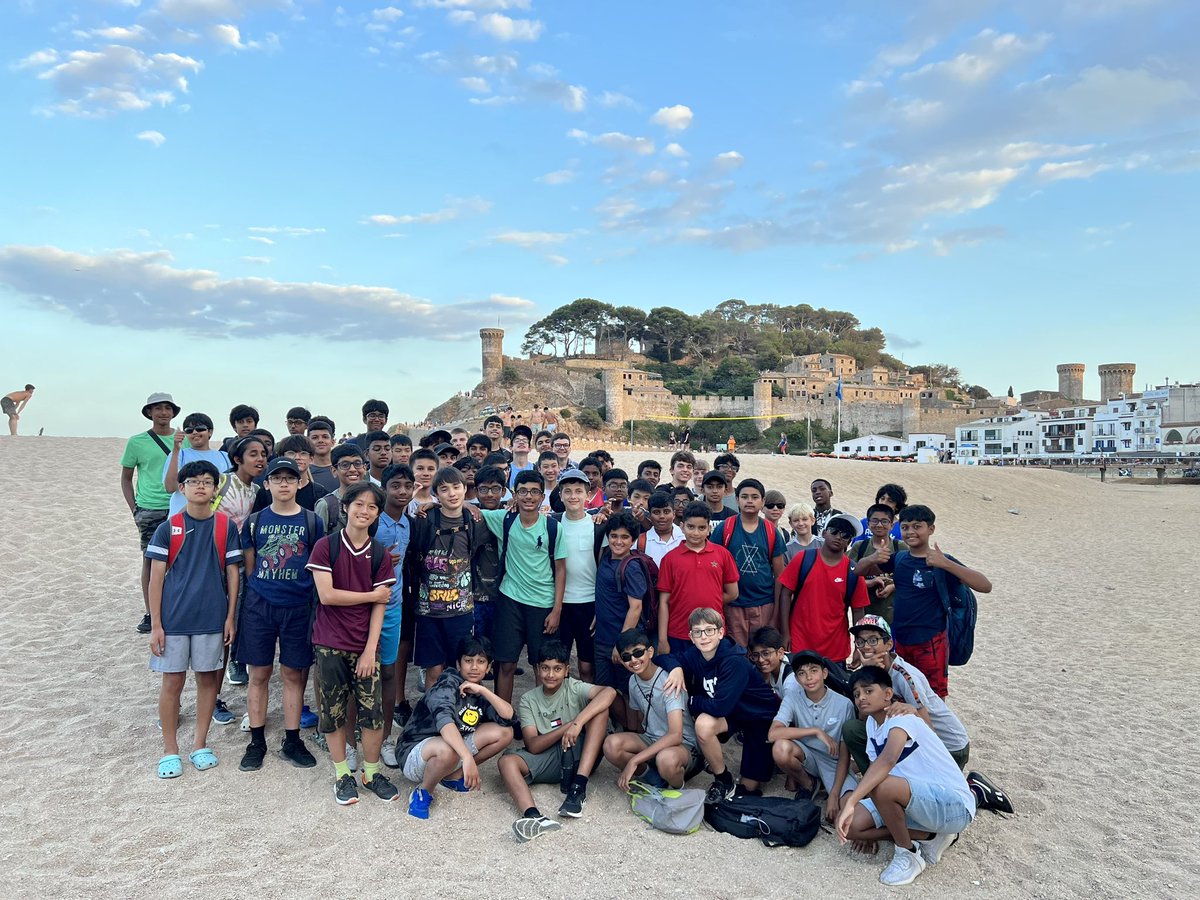 WilsonsCoCurric's tweet photo. Water sports update: yesterday evening we visited the gorgeous town of Tossa De Mar. Students spent their time in the castle overlooking the beach, hunting for souvenirs and enjoying sweet treats in the old town. https://t.co/g7RyitBDzD