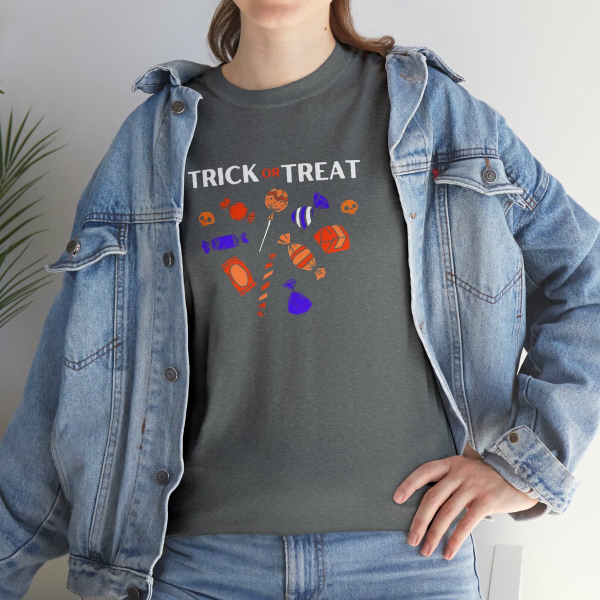 angelstineus's tweet photo. Trick or treat! Celebrate Halloween in style with this tee featuring the classic phrase of the season🎃👻

https://t.co/46lHuiJS7a

 #HalloweenTshirts #TrickOrTreat #HalloweenAttire #SeasonalPhrase #SeasonalCollection #SeasonalStyle #HalloweenFun https://t.co/y3R2AuyzCv