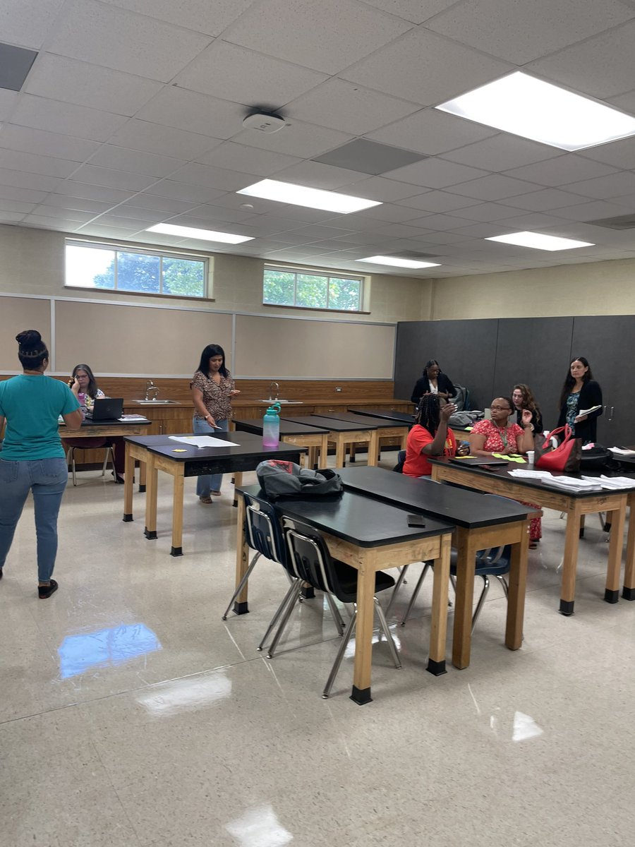 judarrah's tweet image. We're rehearsing our DSD sessions for YOU!  3-5 ELAR Literacy Leaders are phenomenal. @clynvan1 #aldinerising