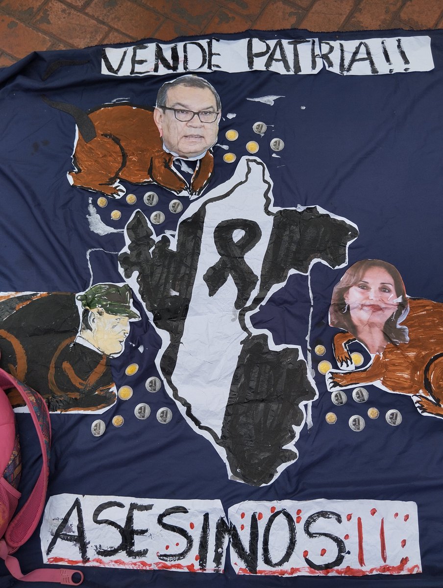 MARCOSPINOZASAL's tweet image. #latomadelimalachispa Las protestas en Lima cada día va en aumento. Cientos de personas reclaman nuevas elecciones y cárcel para los que asesinaron a más de 60 muertos desde el 7 de diciembre hasta la fecha. Justicia para sus familiares.