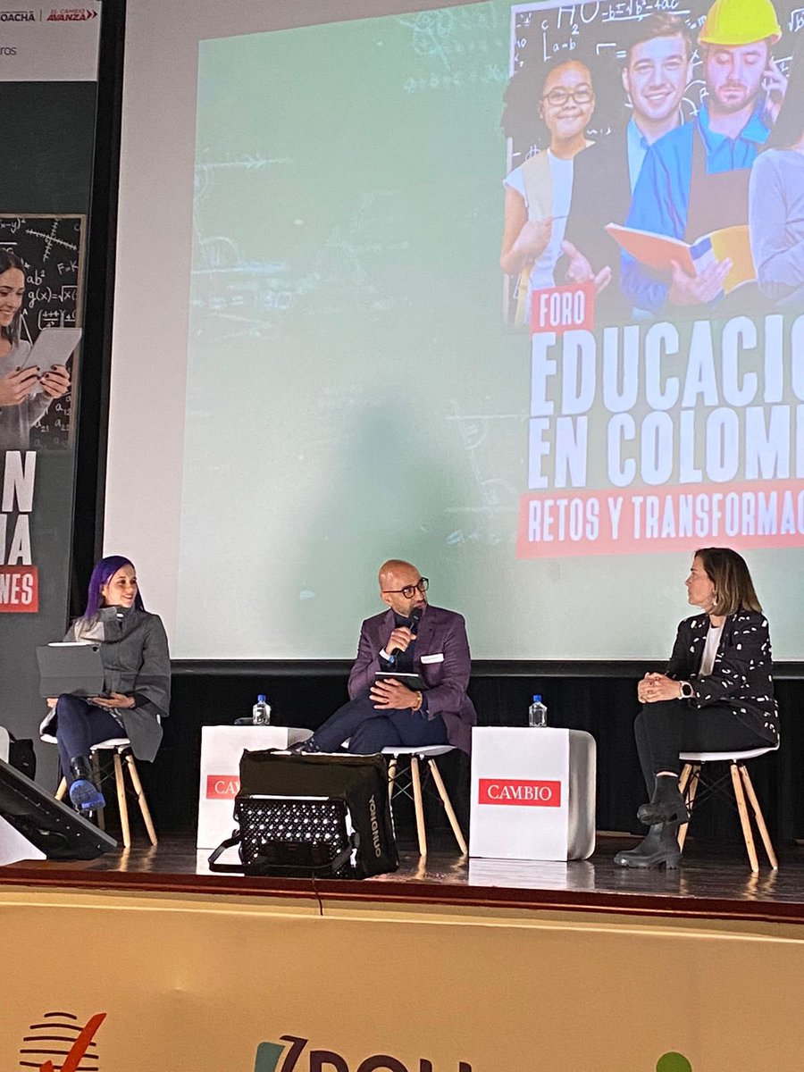 Poligran's tweet photo. «La tecnología más que una herramienta es una palanca para el desarrollo de nuestra sociedad»: Wilson Mantilla, Vicerrector del Estudiante del POLI.
#ForoEducacion #SomosPOLI @estoescambio https://t.co/wOX1z4bCRF