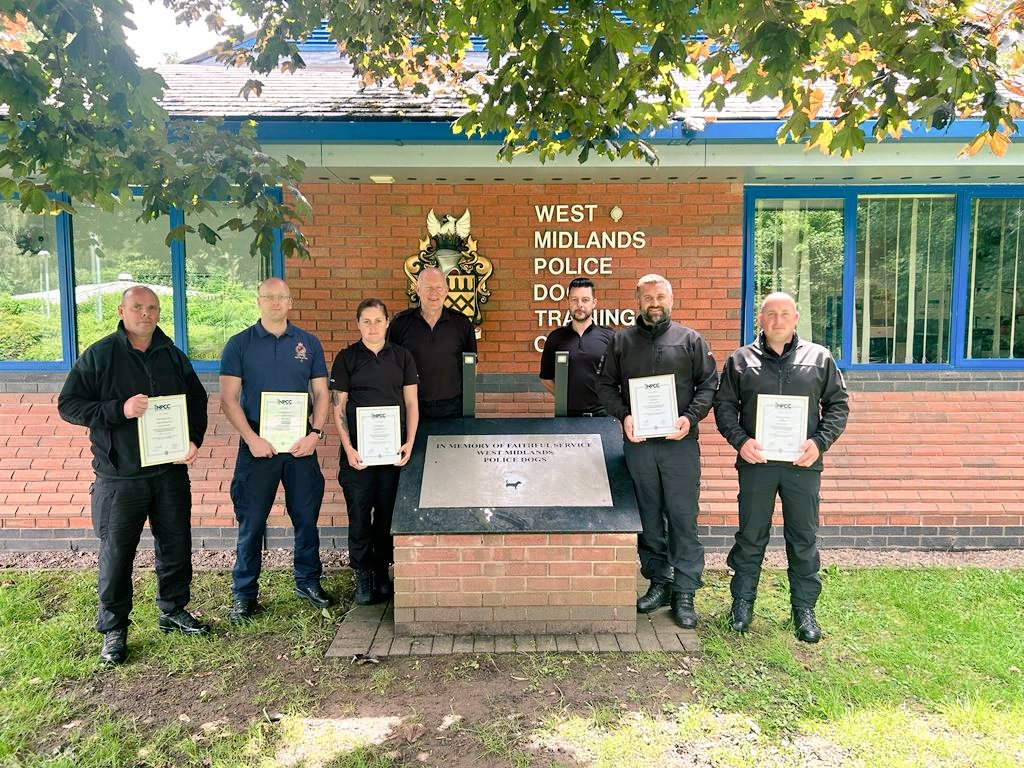 WMPDogs's tweet photo. Congratulations to the students of our General Purpose Police Dog Instructor Course, which finished today after a gruelling 4 weeks. We had students from various Forces around the UK including @NSPoliceDogs @gpdogsection @GMPDogs #newinstructors #learning ๐พ https://t.co/OS7rd40UMe