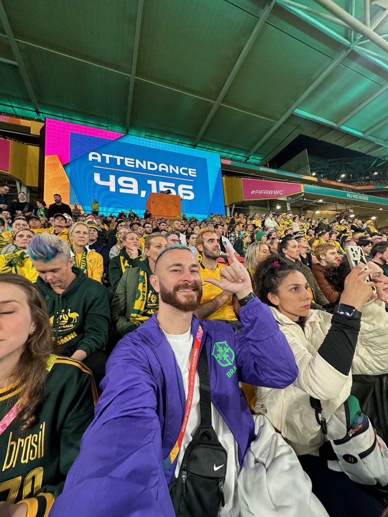 fred_b12's tweet photo. 49 mil pessoas lotando um estádio pra assistir futebol feminino 👏🏻 #FalaDelas https://t.co/L2wwbXmgKX