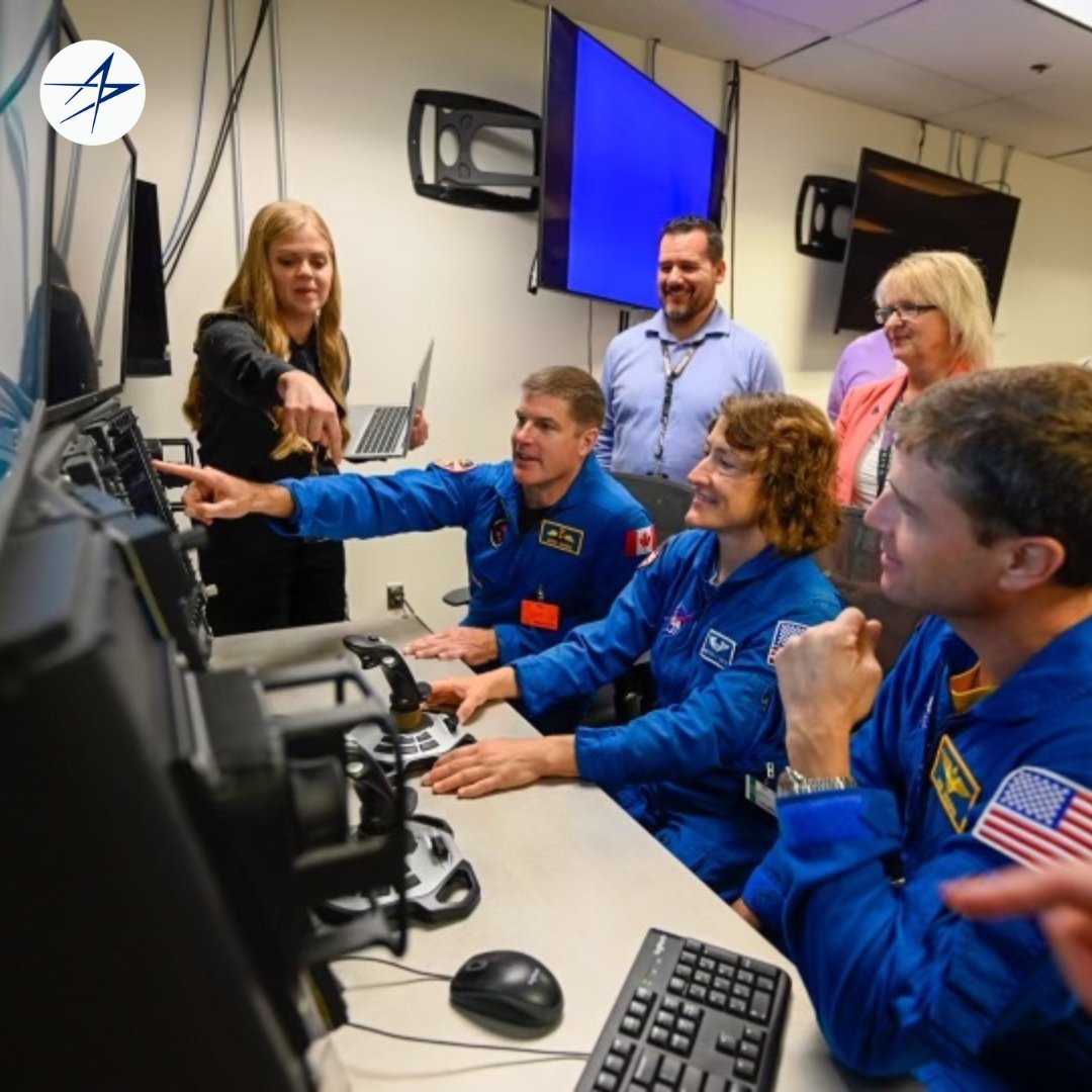 What did the engineer ask the astronaut? 🤔 Yesterday, the @NASA #Artemis II crew met with Orion team members and toured our test lab in Denver. Afterward, the crew attended an all-hands presentation for Space employees and family to answer burning questions. 👨‍🚀👨‍🚀👩‍🚀👨‍🚀