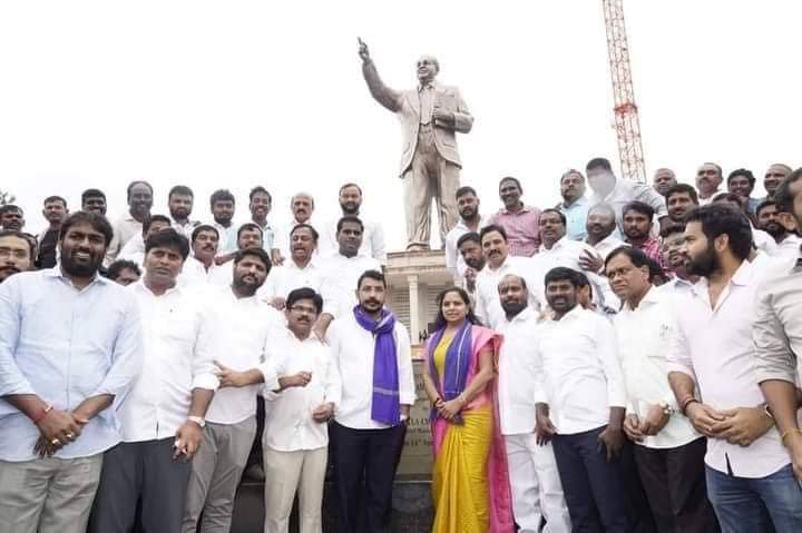 AnilRavan7's tweet photo. आज भीम आर्मी संस्थापक एवं आजाद समाज पार्टी   के राष्ट्रीय अध्यक्ष श्री Chandra Shekhar Aazad  कविता जी के आ
मंत्रण पर हैदराबाद पहुँचे.....
@AzadSamajParty @BhimArmyChief https://t.co/9DtrPvb6yV