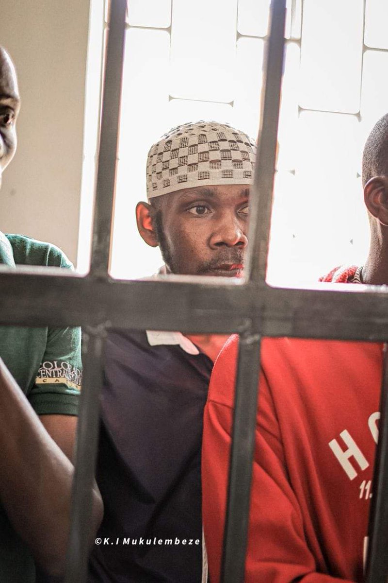 DavidLRubongoya's tweet photo. From the Women's Prison, we proceeded to Luzira Murchison Bay Prison where we checked on @NUP_Ug supporters comrades Sanya Muhuydin and Katabi Swaibu. The two have been in detention for close to three years without trial. They are still as solid as rock. Sanya in particular told us, "Obusibe bwo tubukola, naye ekituluma kwekuba nga tukola obusibe bw'emyaka jino jona, atte netuwulila nti waliwo bamu kubakulembeze baffe abegase ku nakyemalila." The only thing that breaks their spirits is to hear about some leaders who abandon the cause and begin hobnobbing with the dictatorship. They request that we continue doing everything possible to support efforts to get them out of the long, illegal detention.
#FreeAllPoliticalPrisonersinUganda