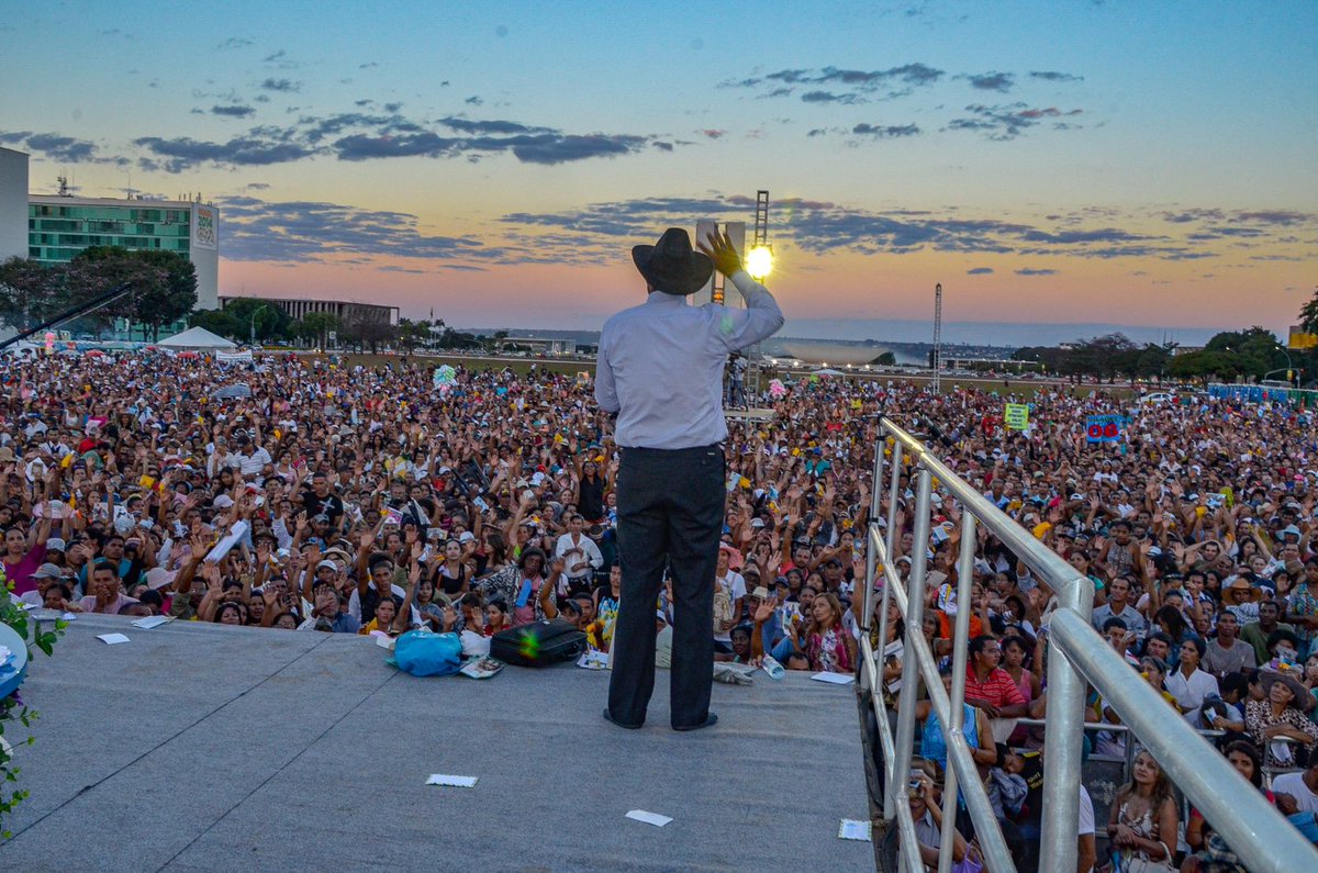 impd_oficial's tweet photo. Hoje é dia de #TBT! 🙌
 
Relembre o nosso último encontro em Brasília! Onde a benção e a salvação foram estabelecidas.

Sábado dia 29/07 estaremos novamente nesse local abençoado! Podemos contar com a sua presença?

#ApValdemiroSantiago #IMPD https://t.co/9l50FPNsP3
