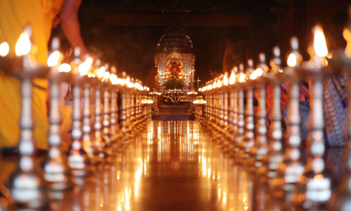 ShankaraPeetha's tweet photo. #ಸಂಘಟನಾ_ಚಾತುರ್ಮಾಸ್ಯ - ದಿನ 25

*ಸ್ವರ್ಣಪಾದುಕಾಪೂಜೆ
*ಗಣ್ಯಾಶೀರ್ವಾದ - ಶ್ರೀ ದಿನಕರ ಶೆಟ್ಟಿ, ಶಾಸಕರು

27-07-2023

#Sanghatana_Chaturmasya https://t.co/lYYG720G6O