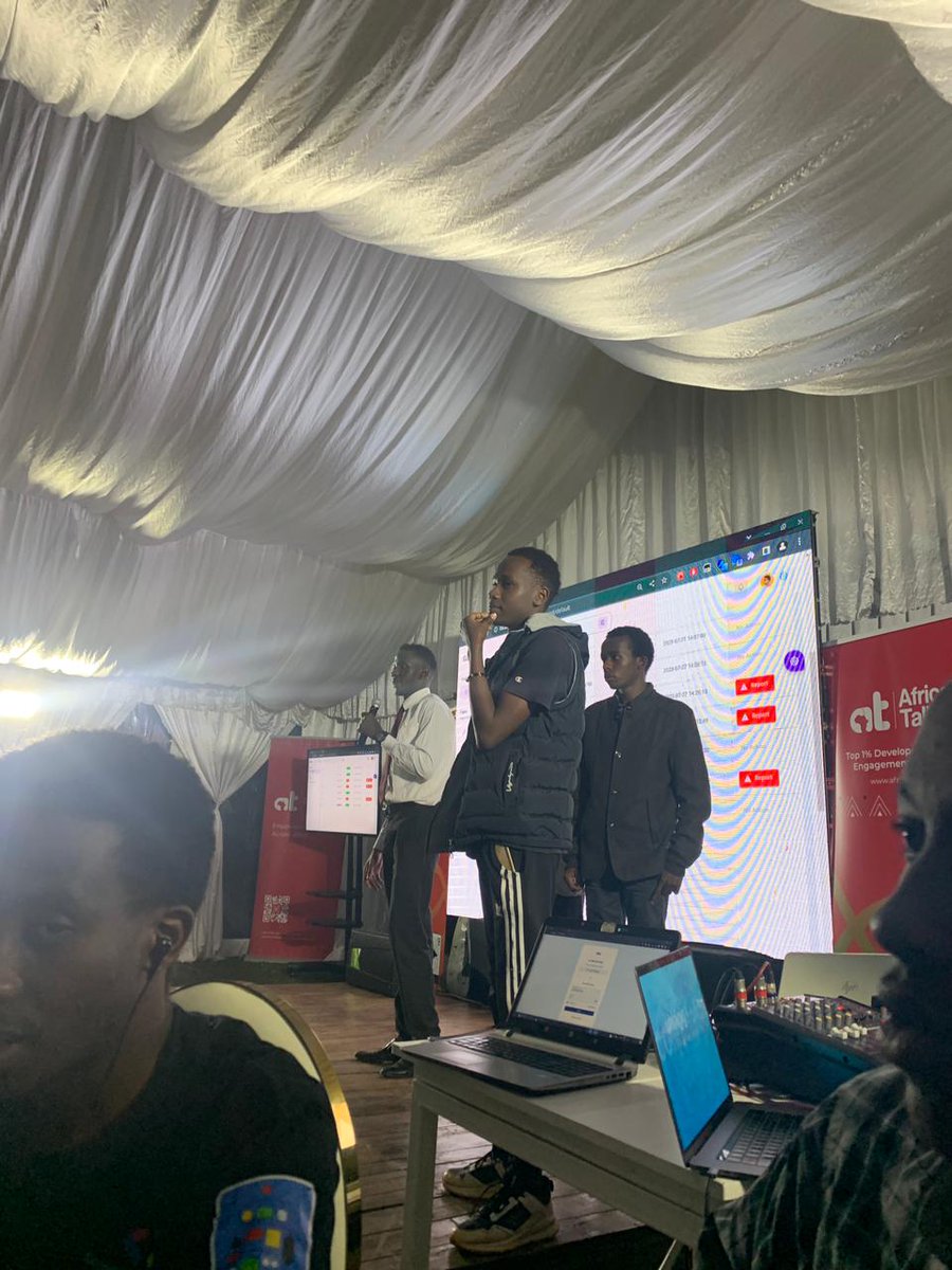 CarterMamdem's tweet photo. Why do programmers prefer dark mode ?because light attracts bugs #Welovenerds #buildwithAt #africastalking #payment https://t.co/j3H05jjtJK