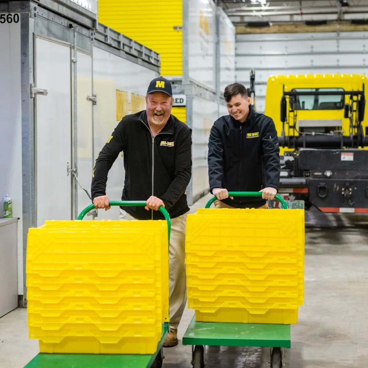 MIBOXNE's tweet photo. We're not just experts in moving - we're a team of friendly people! Come to us when you need an awesome experience based on teamwork and quality results. https://t.co/BKMqAuUjSB