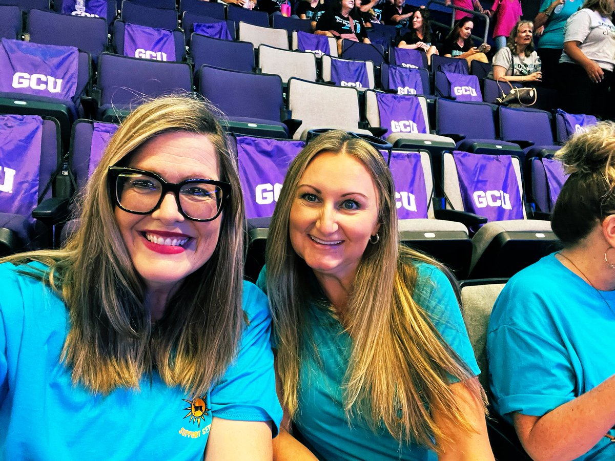 LuckyMcCusker's tweet photo. SSS is representing at the #DVUSDRALLY!  @DVUSD @DrFinchDVUSD @TriciaVGraham https://t.co/W4X0pL9uz4