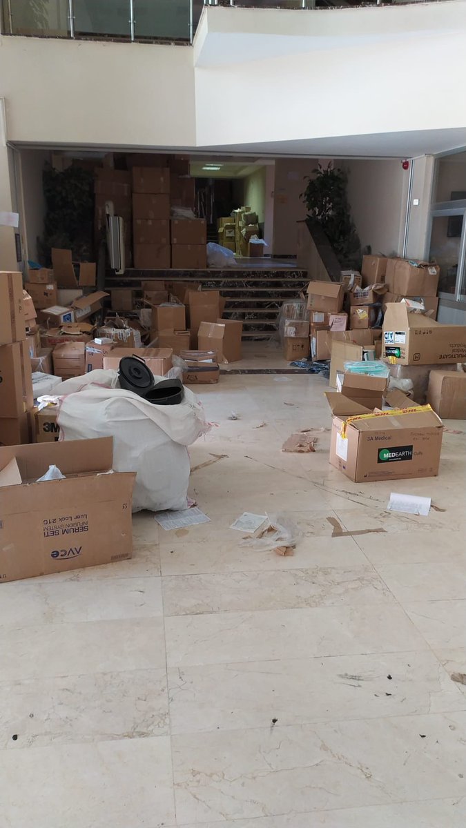 Hatay Mustafa Kemal Üniversitesi Tıp Fakültesi deprem sonucu oluşan imkansızlıkları göz ardı ederek yüzyüze eğitim yapmayı planlamaktadır.Öğrenciler için asgari koşullar sağlanamamaktadır. Bu yüzden özel öğrencilik hakkı sunulmasını talep ediyoruz
#mkutipozelogrencilikistiyor