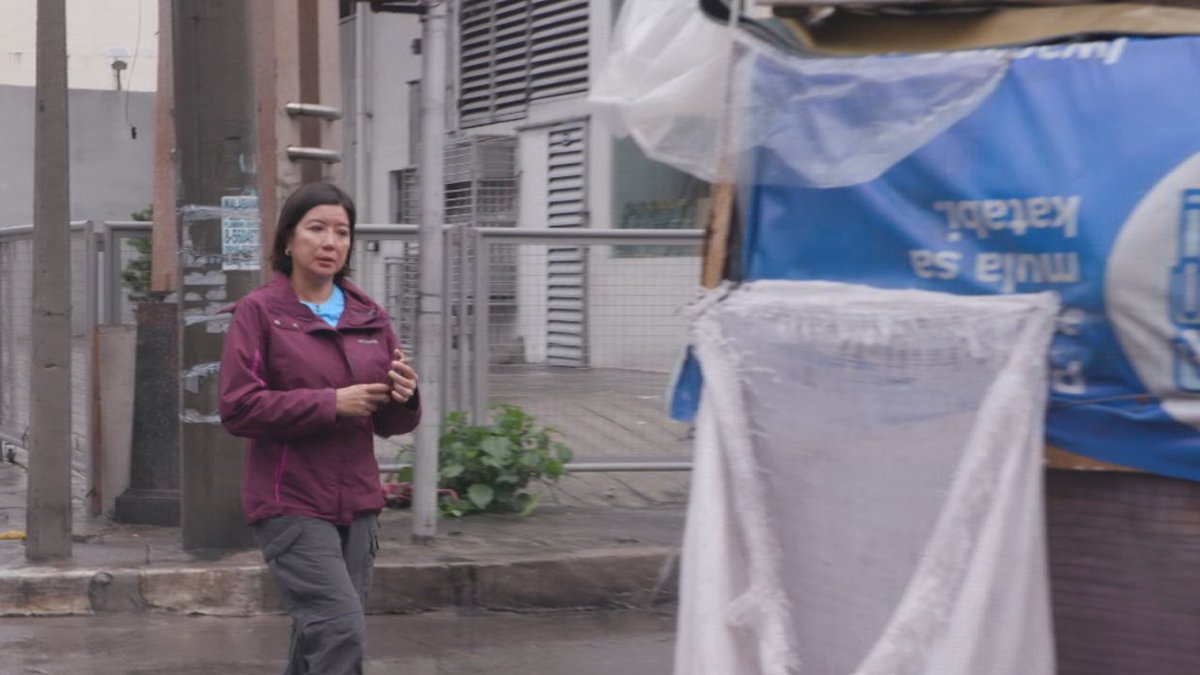 IWitnessGMA's tweet photo. Paano mamuhay ng walang permanenteng tirahan? Aalamin ito ni Kara David sa kanyang pinakabagong dokumentaryo, #IsangDekadaIsangKariton, 10:15 PM ngayong Sabado sa GMA!

#IWitness https://t.co/4w5sYs7nI3