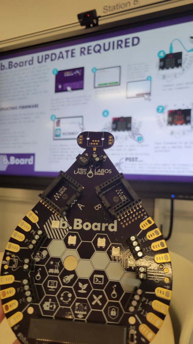 Officially know how to use the new #bBoard thanks to Adrian! With @jessica_maker! 

#CanCode 
#ITCamp2023 @nsgov @brilliant_labs