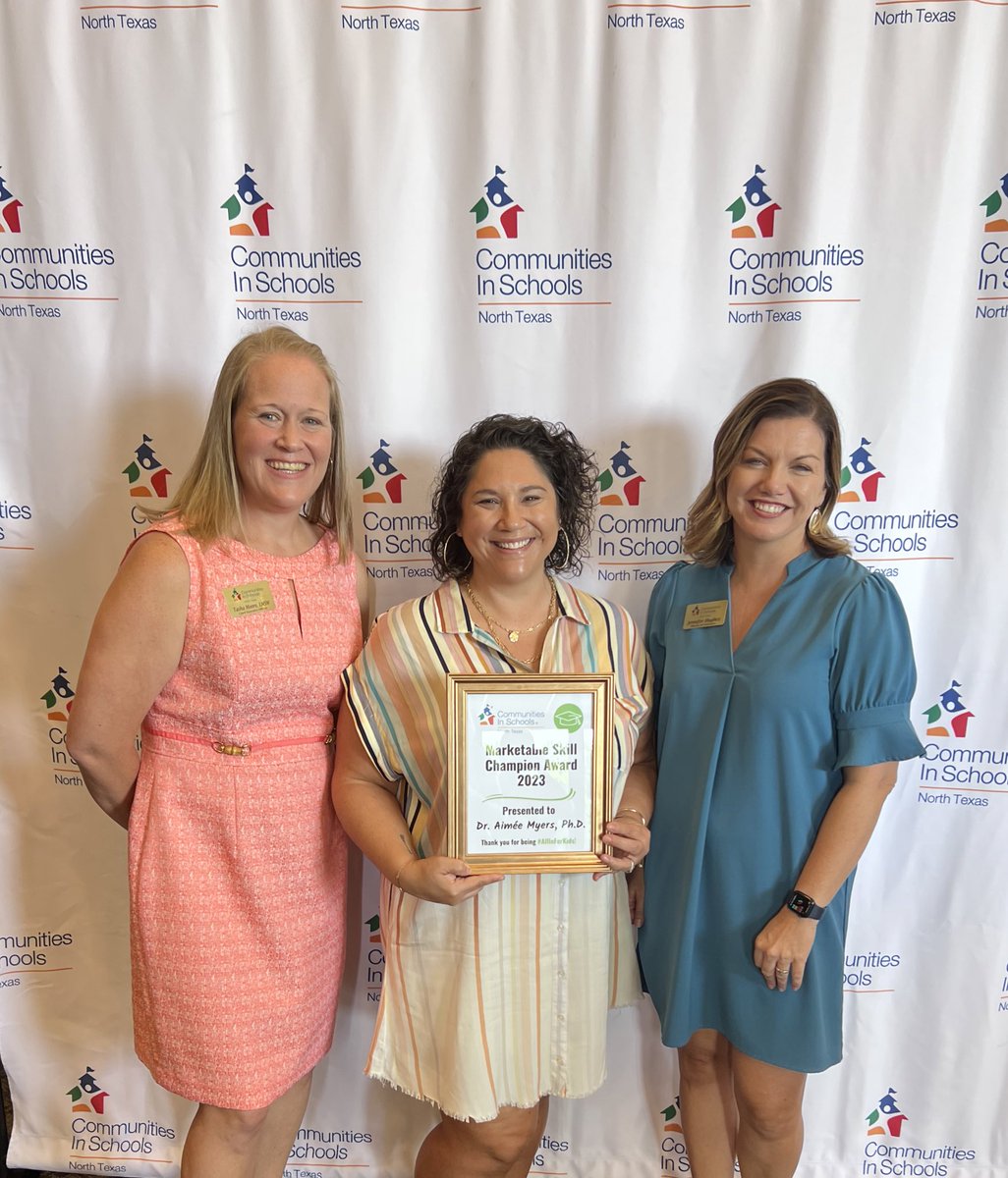 aimeecmyers's tweet photo. Beyond honored to receive this award from Communities in Schools North Texas! Such a wonderful surprise this morning from a wonderful organization! https://t.co/O40cxMdQT8