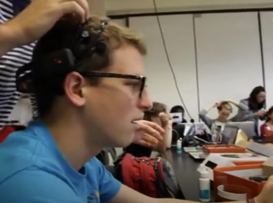 New York University (@nyuniversity) on Twitter photo We sync our phones to our laptops to stay organized. But what happens when students sync their brainwaves to their classmates and teacher? The <a href="/NSF/">U.S. National Science Foundation</a> profiles new research by NYU's Suzanne Dikker: spr.ly/6018Pn3yO We sync our phones to our laptops to stay organized. But what happens when students sync their brainwaves to their classmates and teacher? The <a href="/NSF/">U.S. National Science Foundation</a> profiles new research by NYU's Suzanne Dikker: spr.ly/6018Pn3yO